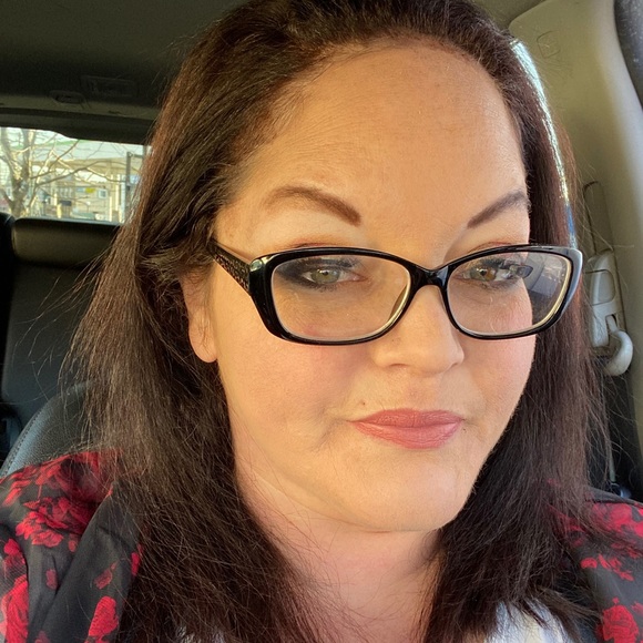 Chrystal Hall - Poshmark Profile Picture of Chrystal Hall (@chrystal_hall) on Poshmark