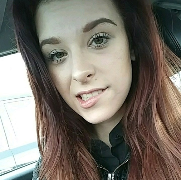 Alisa Isakson - Poshmark Profile Picture of Alisa Isakson (@batmanbabe3553) on Poshmark