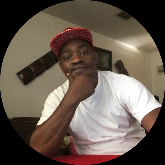 Profile Picture of Danny Savage (@1dannysavage) on Poshmark