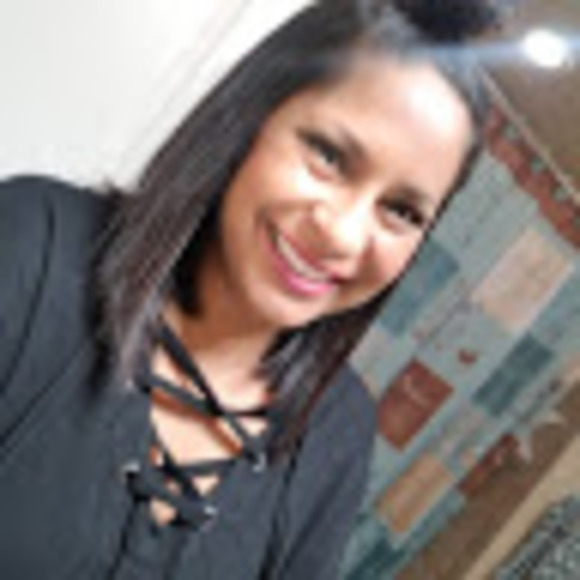 Profile Picture of Erica Gardea (@erica_gardea) on Poshmark