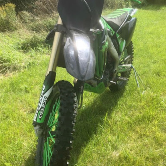 Profile Picture of Zachary Hanna (@hannazachary987) on Poshmark