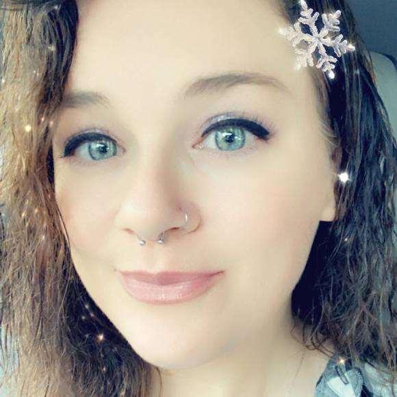 Brandy Heuer - Poshmark Profile Picture of Brandy Heuer (@brandy37) on Poshmark