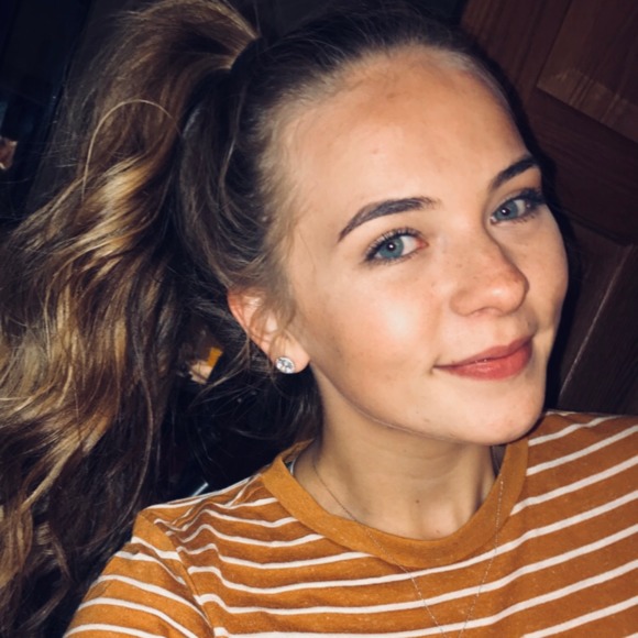 Profile Picture of Brita Swenson (@britafaye24) on Poshmark