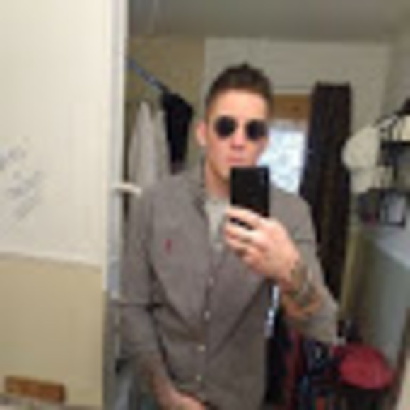 Profile Picture of Zack Clayton (@zackclayton926) on Poshmark