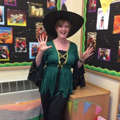 Profile Picture of Julie Edwards (@stellaedwards09) on Twitter