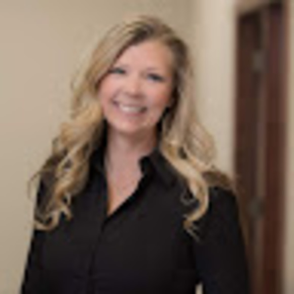 Desi Lackmann - Poshmark Profile Picture of Desi Lackmann (@dlackmann) on Poshmark