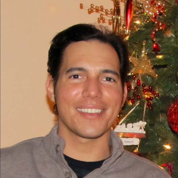 Profile Photo of Andrew Saenz (@ds1120) on Poshmark