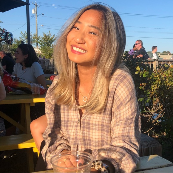 Profile Picture of Anne Pascale (@annepascale16) on Poshmark