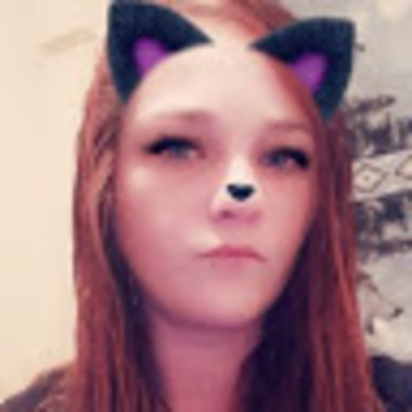 Profile Picture of Tiffany Pitkeathly (@tpitkeathly) on Poshmark