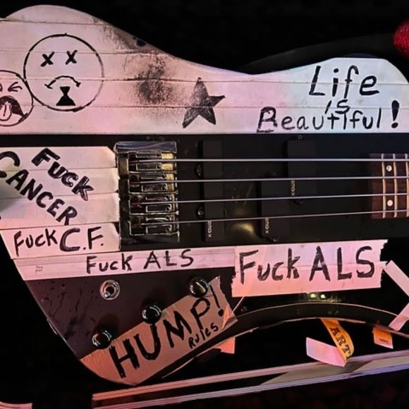 Profile Picture of Mike Krupowicz (@guitarteck) on Poshmark