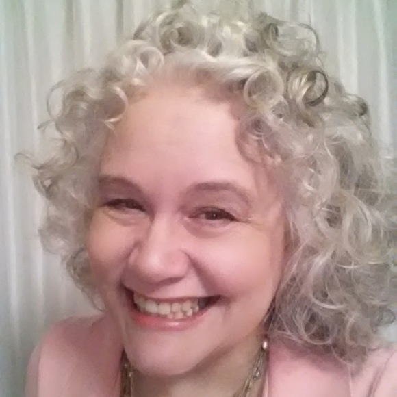Profile Picture of Loribeth Clark (@loribethclark4) on Poshmark