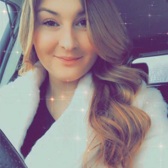 Profile Picture of Karley Andrusko (@karleyandrusko) on Poshmark