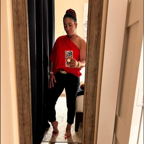 Profile Picture of Artrice Haugabrook (@haugabrooka) on Poshmark