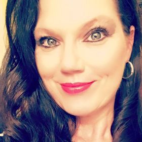 Profile Picture of Kelli Claypool (@kelliclaypool) on Pinterest