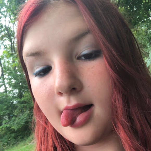 Profile Picture of Julie Beatty (@juliegotswag99) on Poshmark