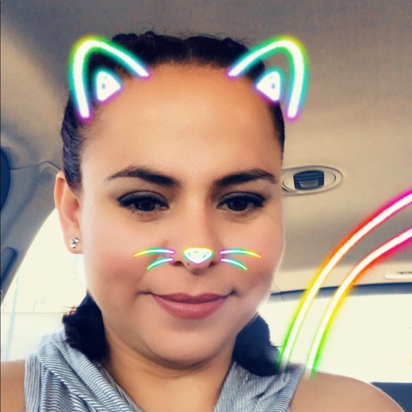 Profile Picture of Andrea Calero (@sabrina2011875) on Poshmark