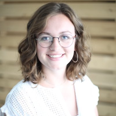 Profile Picture of Caroline Scott (@CaroPearDeck) on Twitter