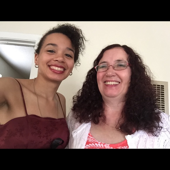 Profile Picture of Ruth Coffey (@ruthcoffey) on Poshmark