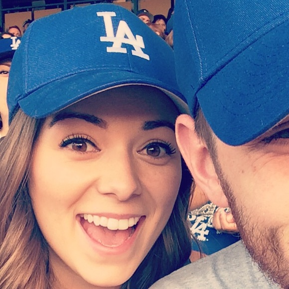 Profile Picture of Chelsea Olmstead (@chelolm) on Poshmark