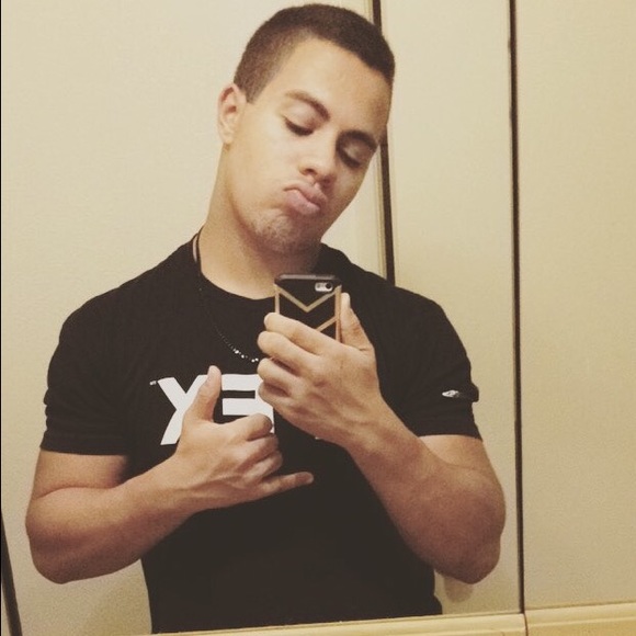 Profile Picture of Daniel Sutton (@daniel_sutton) on Poshmark