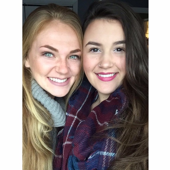 Profile Picture of Rebecca Paul (@13eckylouise) on Poshmark