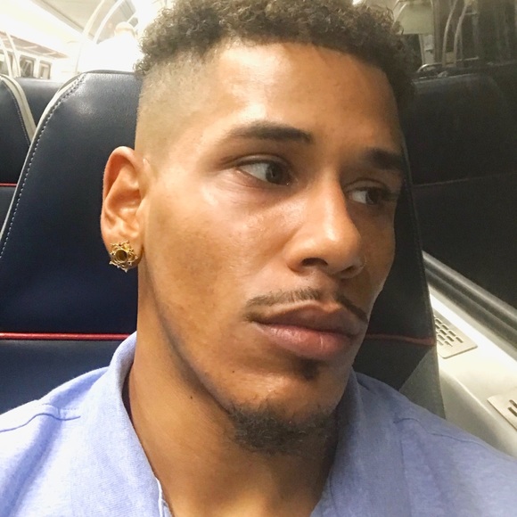 Profile Picture of David Rivera (@riverajrdavid) on Poshmark