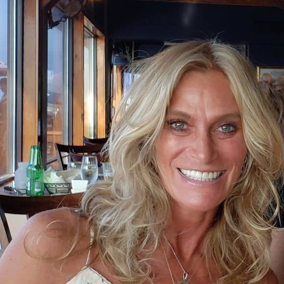 Chantelle Luttenberger - Poshmark Profile Picture of Chantelle Luttenberger (@chantwlle) on Poshmark