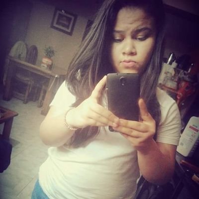 Profile Picture of Claudia Castellanos (@caste_lorena) on Twitter