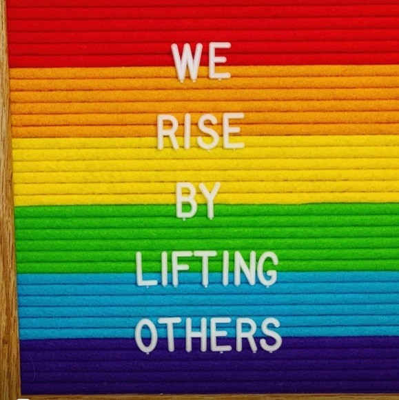 Profile Picture of Roberta Heichman (@bobbie11756) on Poshmark