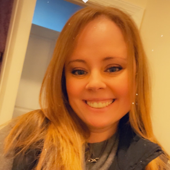 Profile Picture of Caylee Maltba (@caylee1989) on Poshmark