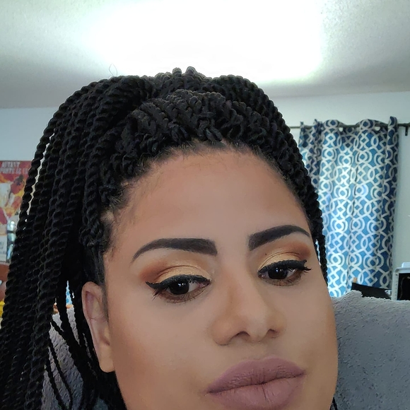 Profile Picture of Claribel Sanchez (@claribels) on Poshmark