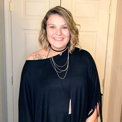 Profile Picture of Jennifer. (@HelsleyJennifer) on Twitter