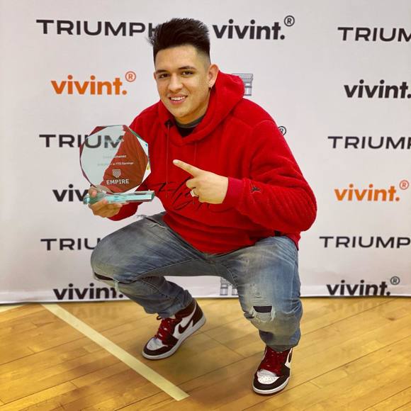 Profile Picture of David Jimenez (@withthebuzzer) on Poshmark