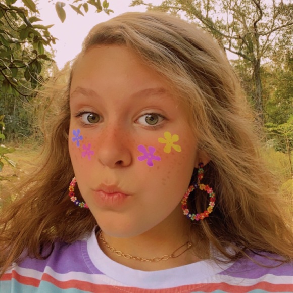 Profile Picture of Anna charles Lester (@annacharlesl) on Poshmark