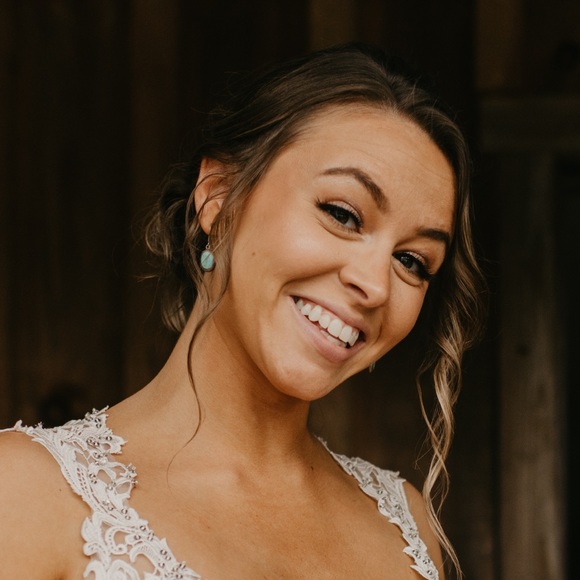 Profile Picture of Raelyn Goodhines (@rpfendler17) on Poshmark
