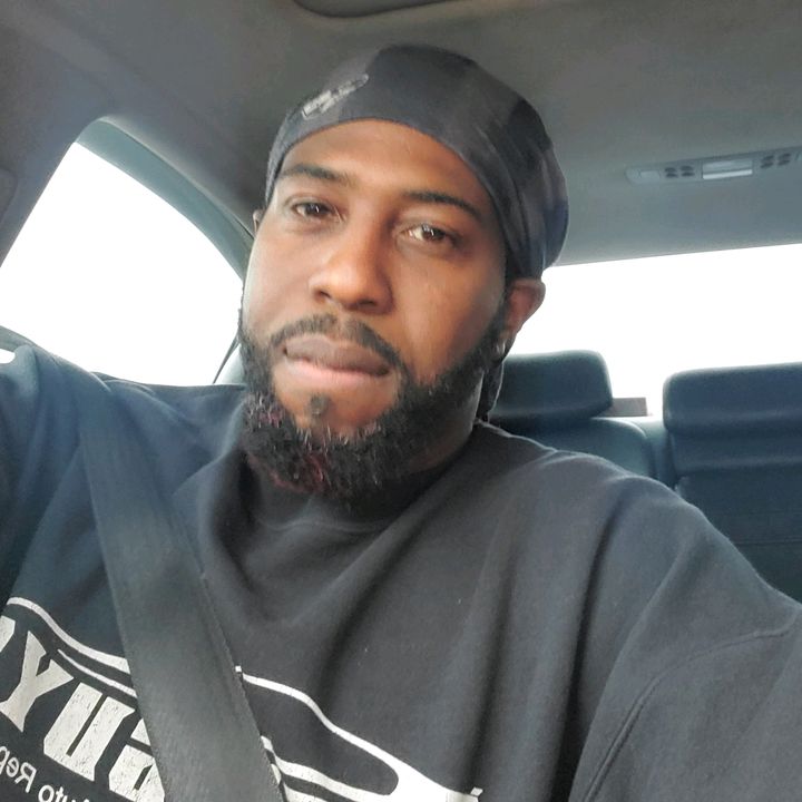Profile Picture of quentin bell (@qb1980) on Tiktok