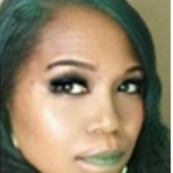 Profile Picture of Sheila Reid (@sheilareid504) on Poshmark