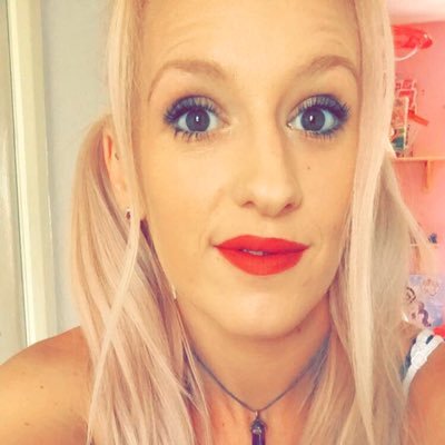 Profile Picture of Samantha Knowles (@_Sammy_1990) on Twitter