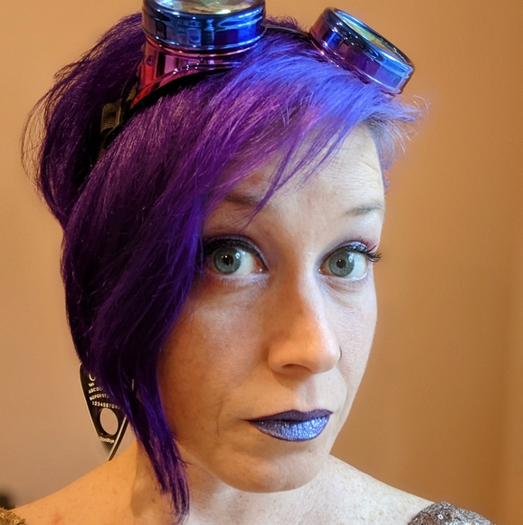 Profile Picture of Shawna Bird (@discobento) on Poshmark