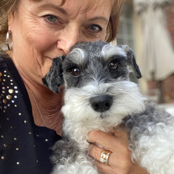 Profile Picture of Nancy Sandler (@ncsandler26) on Poshmark