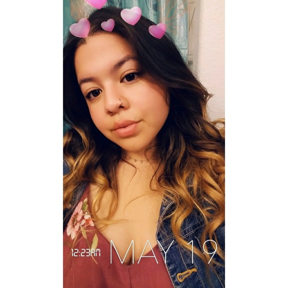 Profile Picture of Jazmin Fonseca (@jazminf15) on Poshmark