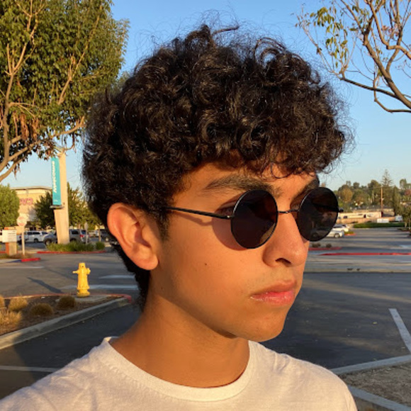 Profile Picture of Nathan Luna (@nathanielluna05) on Poshmark