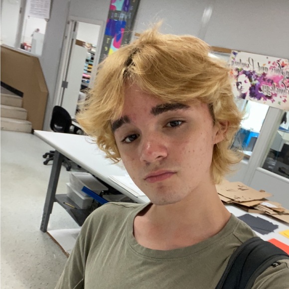 Profile Picture of Thomas Jankowski (@conkacoca) on Poshmark