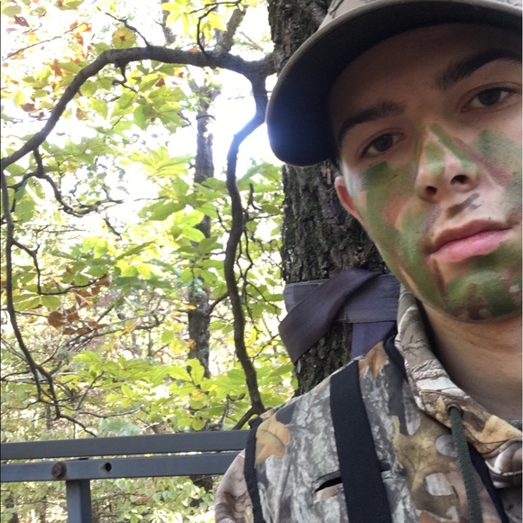 Profile Picture of Hank Razor (@hankrazor) on Poshmark