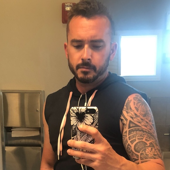 Profile Picture of Jordan Tillett (@j_tillett) on Poshmark