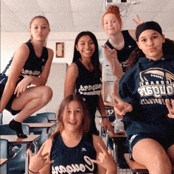 Profile Picture of Jaylin Ciroli (@jaylinciroli) on Poshmark