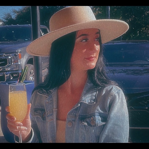 Profile Picture of Madison Foreman (@madisonforem190) on Poshmark