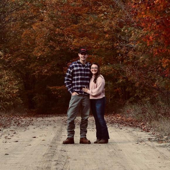Profile Picture of Alex Sutton (@alexsutton246) on Poshmark