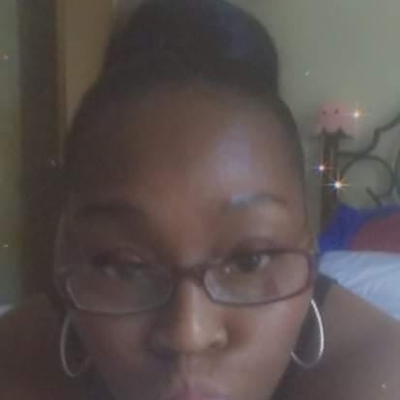 Profile Picture of Towana Cassandra (@towanarodriguez) on Poshmark