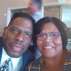 Profile Picture of lisafiles8 (@lisafiles8) on Tiktok